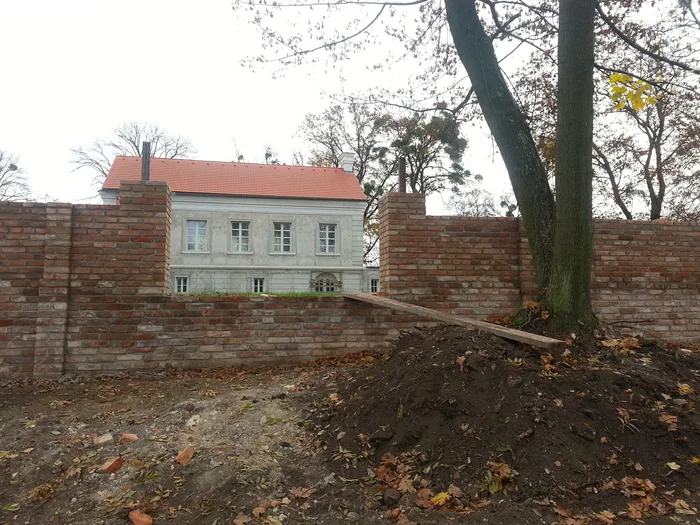 Letohrádek PORTZ - oprava historických bastionů a rekonstrukce objektu zámečku – fotografie 3